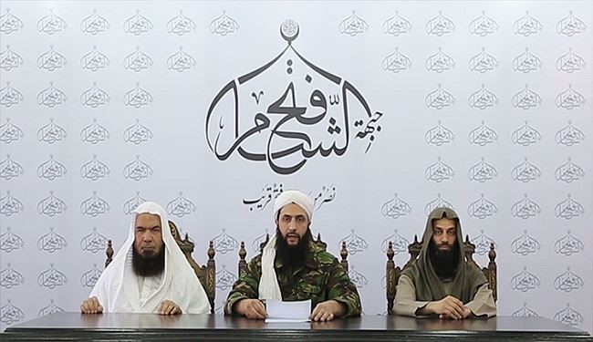 تعرف على الشخصين اللذين ظهرا بجوار الجولاني؛ من هما؟