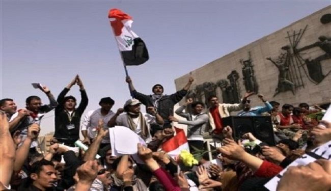 المئات يتظاهرون وسط بغداد ويجددون مطالباتهم بالإصلاح