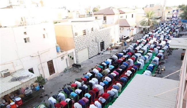 أئمة مساجد البحرين يتحدون حصار النظام ويعلنون إقامة الجمعة بالدراز