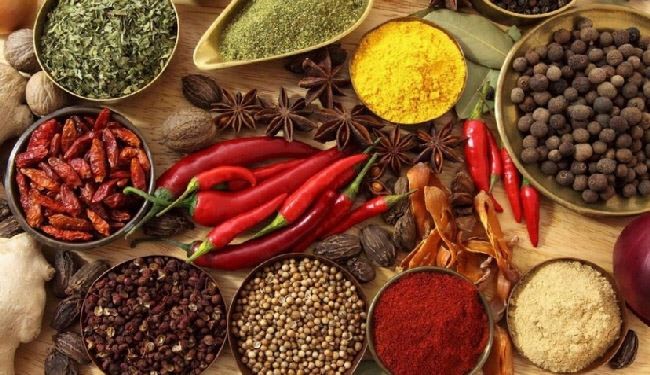 بخلاف ما تعتقد.. 7 أسباب ستدفعك لتناول الأطعمة الحارة