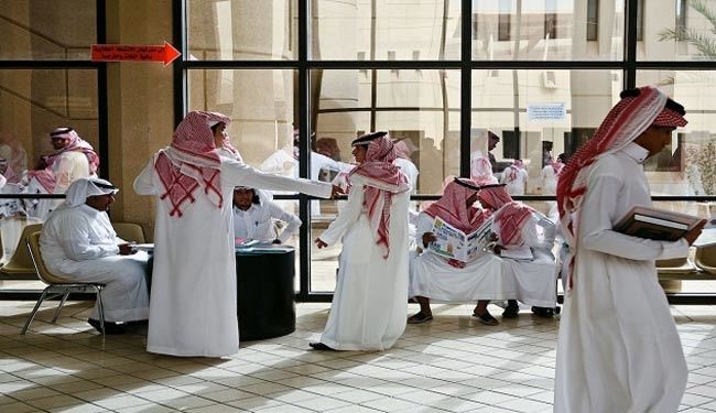 سعوديون يطالبون بالعودة لـ