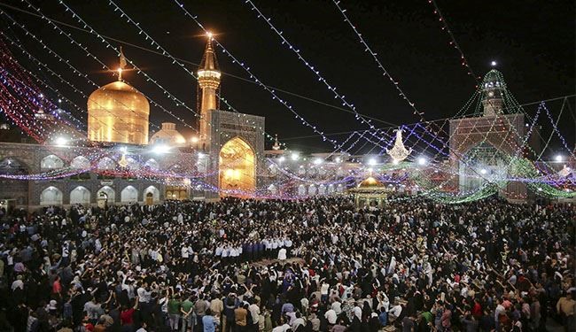 بالصور؛ مظاهر الزينة في العتبة الرضوية بذكرى ميلاد الامام الرضا(ع)