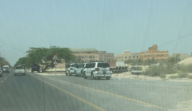 الامن البحريني يقتحم منطقة الدراز ويواجه مقاومة بطولية من الجماهير