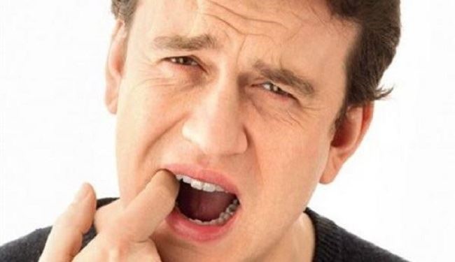 6 اسباب وراء رائحة الفم الكريهة