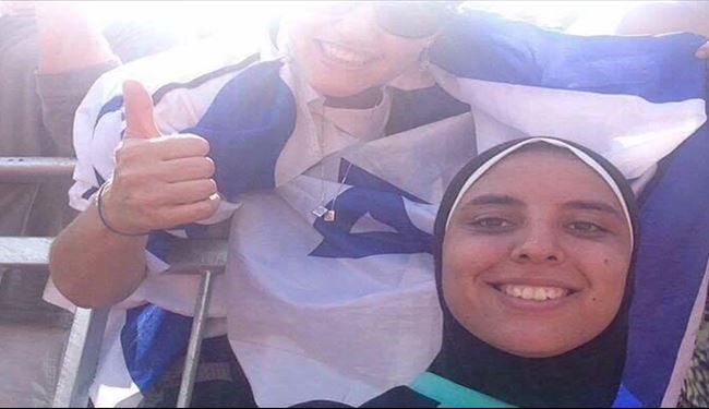 سلفی جنجالی دختر والیبالیست با پرچم 
