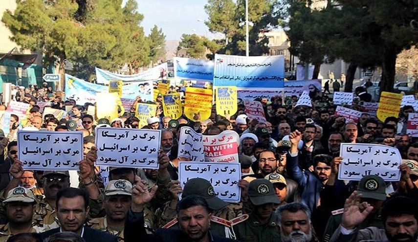 ایرانیان علیه آل سعود و آل خلیفه راهپیمایی می کنند