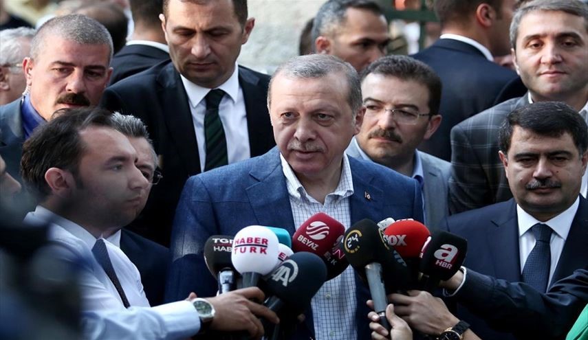 بهذه الطريقة الغريبة...أردوغان يهنيء المسلمين بعيد الأضحى