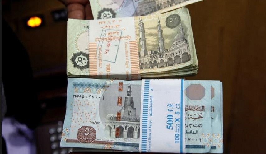 انخفاض حاد في حجم تحويلات المصريين في الدول الخليجية