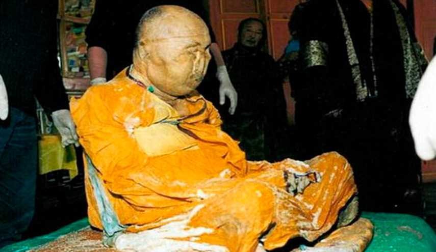 بالصور: حادثة غريبة.. الجثمان المحنّط عاد إلى الحياة بعد 89 سنة؟!