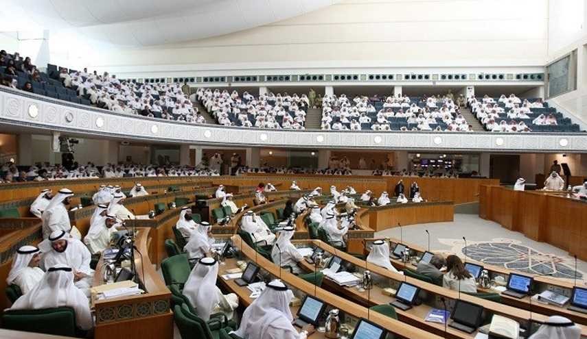 امیر کویت مجلس را منحل کرد