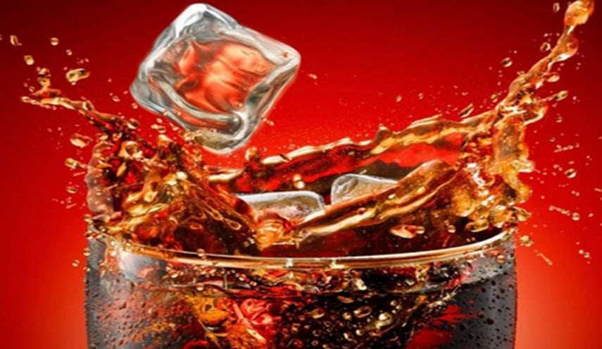 هذا ما يفعله تناول كوبين من المشروبات الغازية يومياً بجسمك؟!