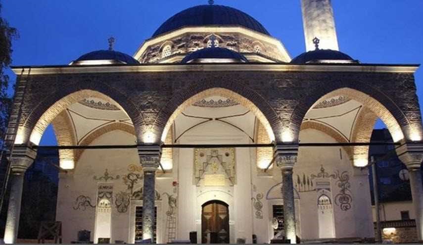 الأذان يرفع مجددًا من 