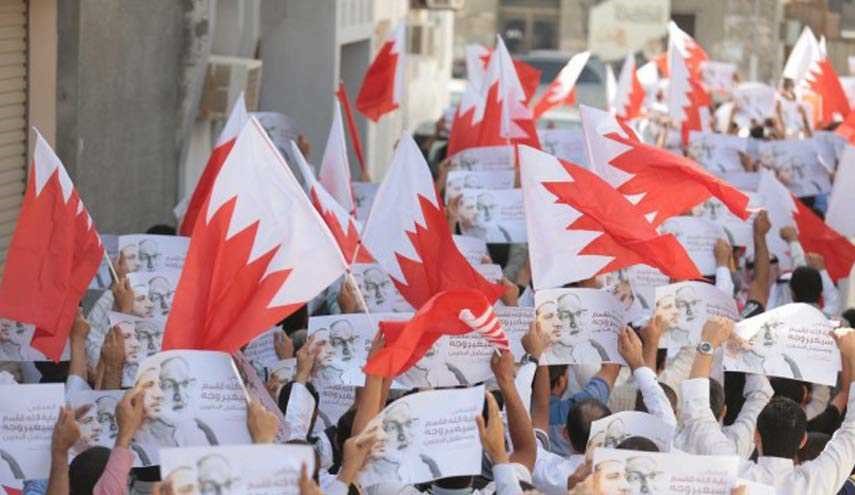 بالصور.. مسيرة حاشدة في الدراز تنديدا بالاضطهاد الطائفي