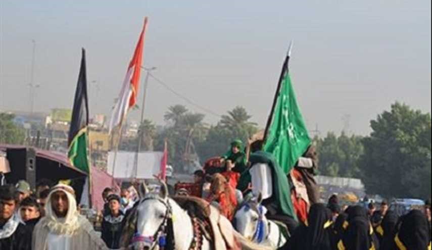 قوافل زوار الامام الحسين عليه السلام تتجه من العاصمة بغداد الى كربلاء المقدسة..