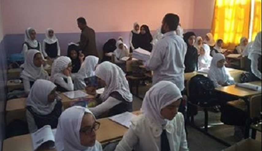 أول موكب حسيني يوزع الكتب على التلاميذ مجانا في العراق..