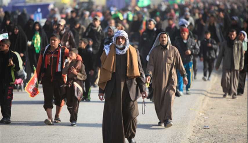 بالصور ..زوار الإمام الحسين ( ع ) وشرف خدمتهم
