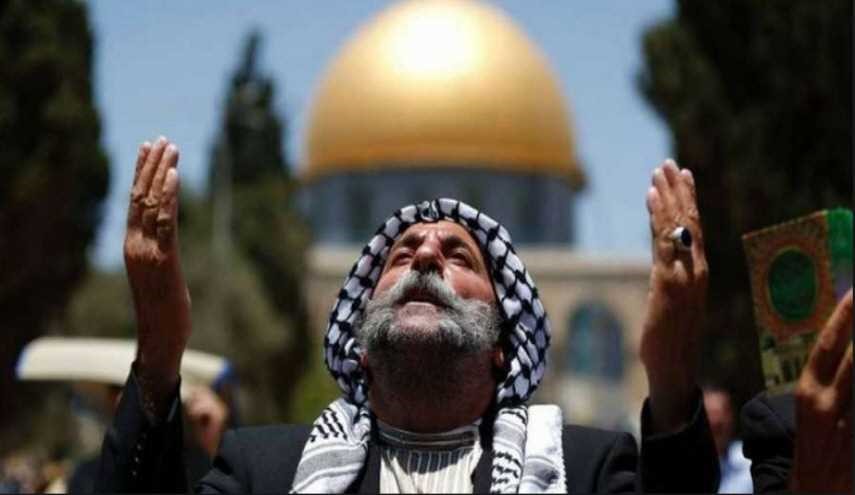 أهل القدس يعتلون السطوح ويرفعون الأذان بوقت واحد