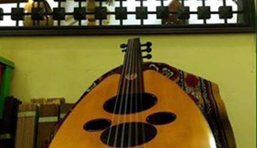 من فنونه هي صناعة العود