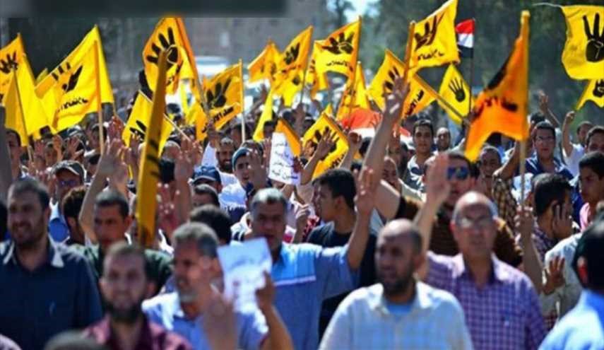 مسيرة مؤيدة لمرسي في الجيزة وسط غياب أمني