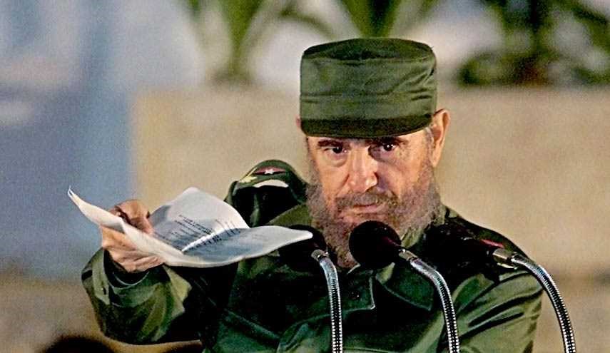پیکر کاسترو سوزانده می شود