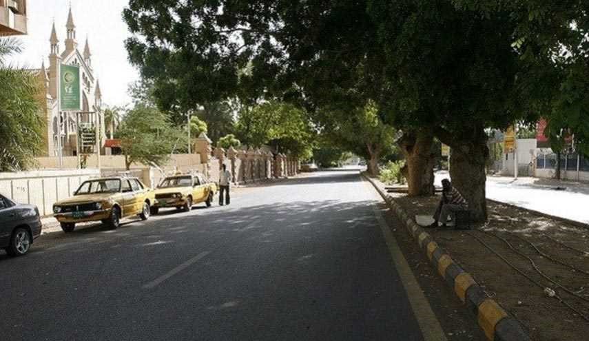 شوارع الخرطوم خالية وسط اضراب رفضا لزيادة اسعار المحروقات