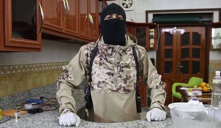 هكذا شرح “داعش” طرق استخدام السكاكين وصنع العبوات لقتل الابرياء!