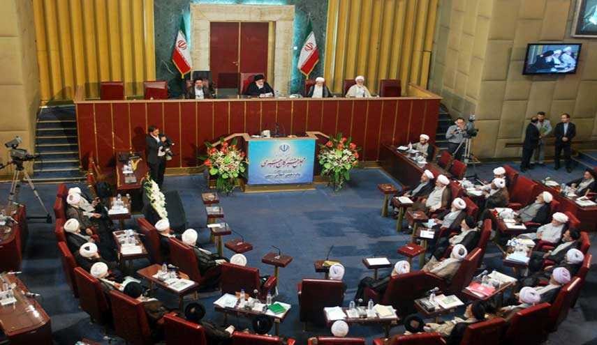 مجلس خبراء القيادة يدين تمديد الحظر الاميركي ويدعو لاجراء مضاد