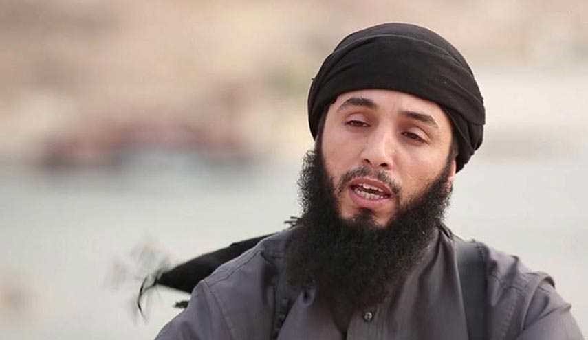5 قادة وأمراء ينشقون عن 