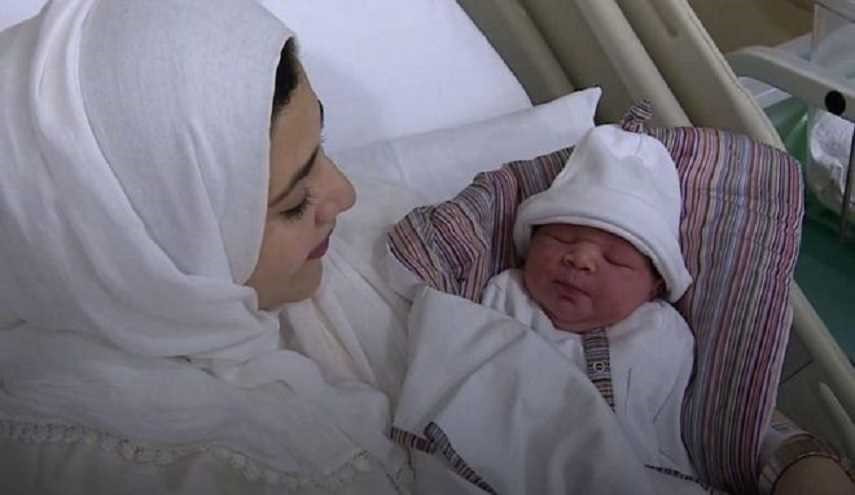 بالصورة.. إماراتية تنجب طفلا بمبيض مُجمّد منذ كانت طفلة