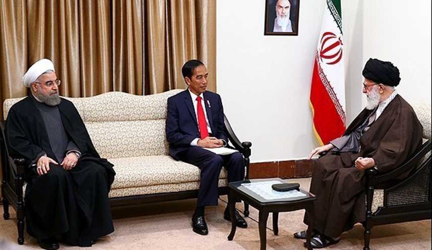 قائد الثورة الاسلامية يستقبل الرئيس الاندونيسي