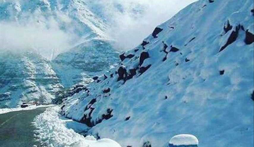 شاهد بالصور مدينة مراكش يغطيها ثوب من الثلج..
