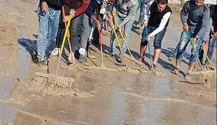 بالصور ..تعاون الطلاب وأساتذة مدرسة 