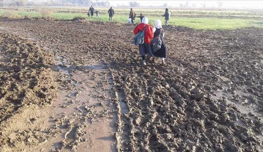 معانات بعض المعلمين والطلاب في مناطق الارياف العراقية بسبب الامطار وقلة الخدمات..