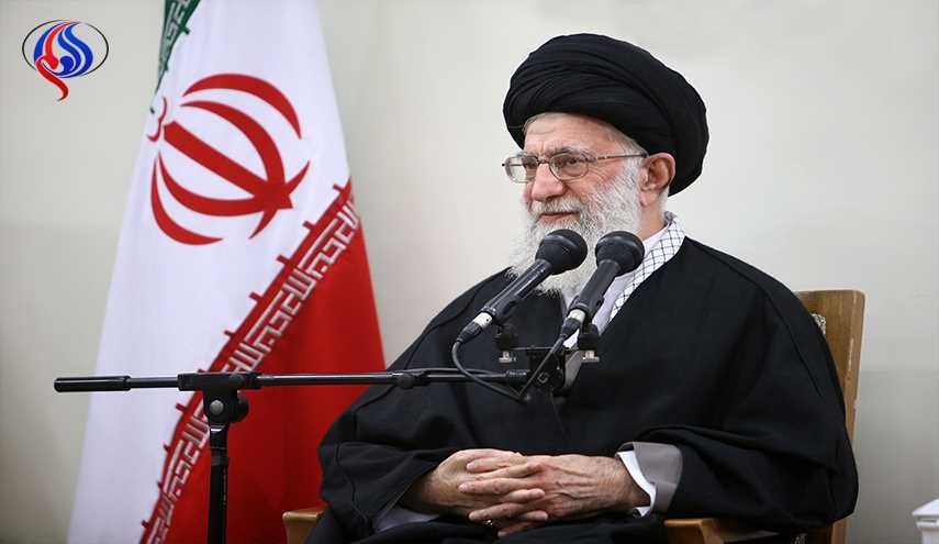 قائد الثورة يستقبل جمعاً من ذوي الشهداء المدافعين عن مراقد أهل البيت (ع)