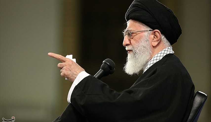الامام الخامنئي يستقبل حشودا جماهيرية في مدينة قم المقدسة