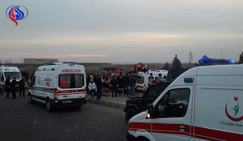 تفجير يستهدف سيارة للشرطة بديار بكر و مقتل شرطي