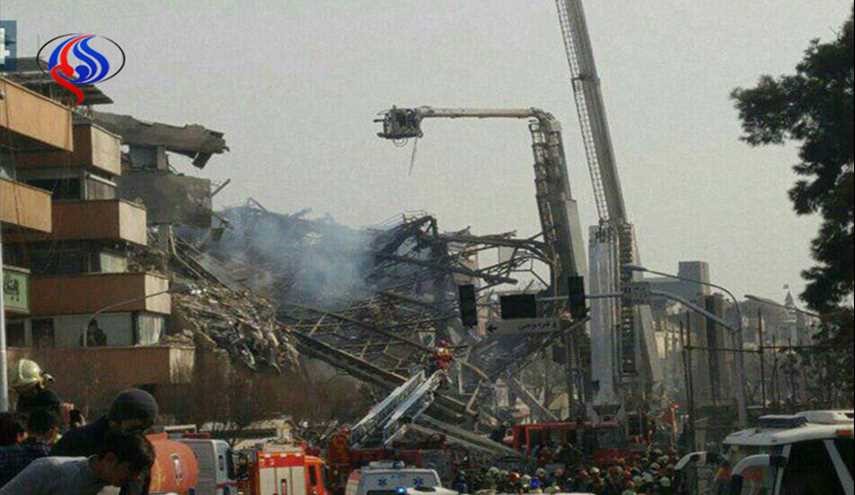 ساختمان پلاسکو در خیابان جمهوری تهران فروریخت