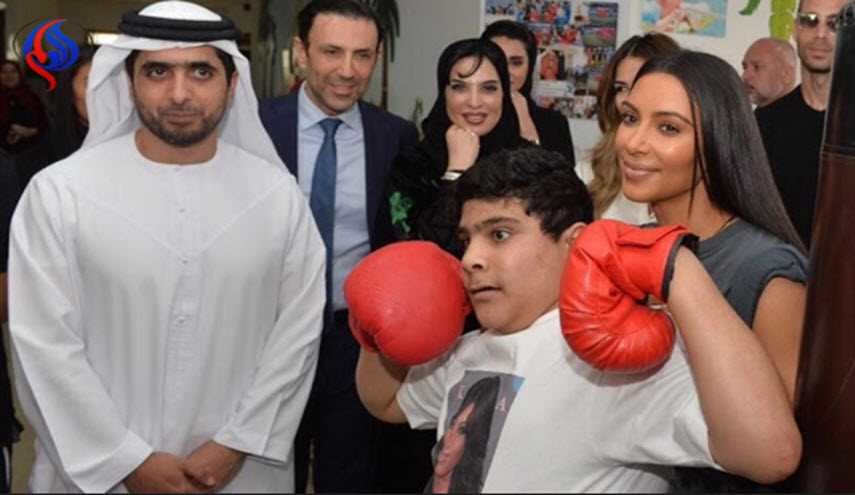 كيم كارداشيان تثير جدلا واسعا في الامارات!