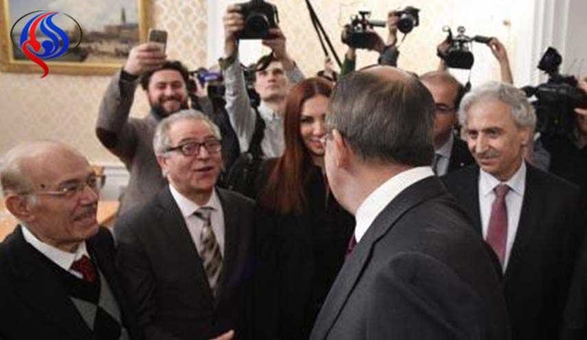 موسكو تحشد المعارضة وتعلن تأجيل «جنيف»...