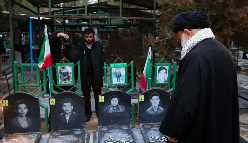 حضور رهبر انقلاب در مرقد مطهر امام راحل و گلزار شهدای بهشت زهرا/ تصاویر