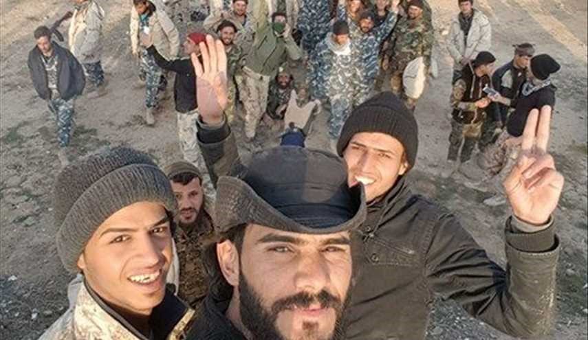 بالصور..سيلفي لقوات الحشد الشعبي العراقي في تل عبطة