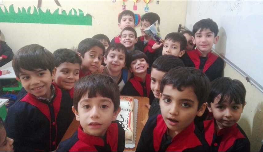 بالصور..إحتفال أحد أطفال بعيد ميلاده مع زملائه داخل روضة أطفال بقم المقدسة في إيران