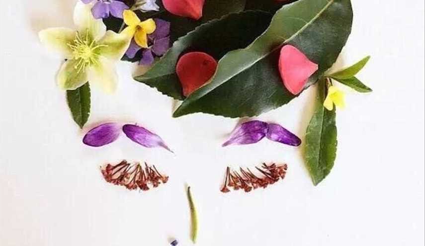 رسّام مُبدع يستخدم بتلات الزهور وأوراقها لتصميم لوحات رائعة