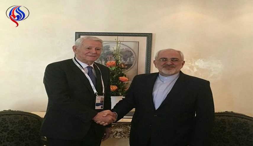 ظريف يلتقي نظيره الروماني على هامش مؤتمر ميونيخ للأمن
