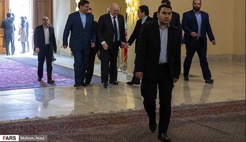 بالصور.. لقاء وزير الخارجية الايراني ووزير الاقتصاد الفرنسي
