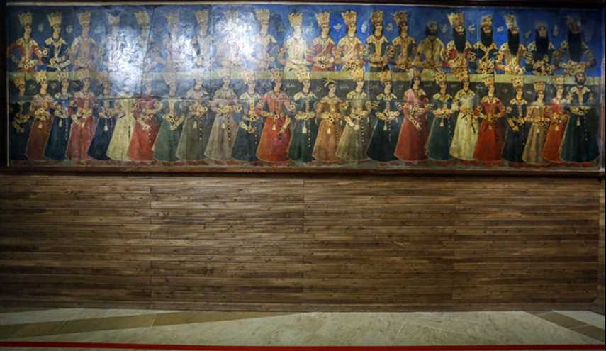 رونمایی از نقاشی دیواری برجسته قجری