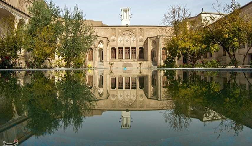 البيت البروجردي في كاشان .. روعة البناء الايراني