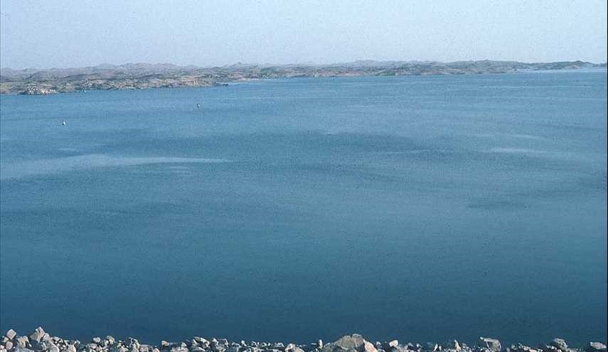 بالصور..بحيرة ناصر في جنوب مدينة أسوان بمصر