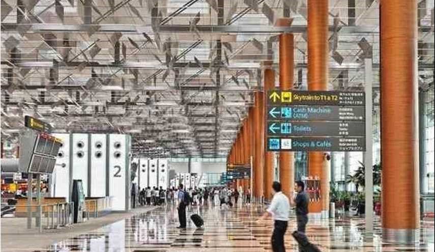 من خلال هذه الصور نصحبكم في جولة في افضل مطار في العالم من حيث التصميم و هو مطار مطار “Changi” الدولي في سنغافورة