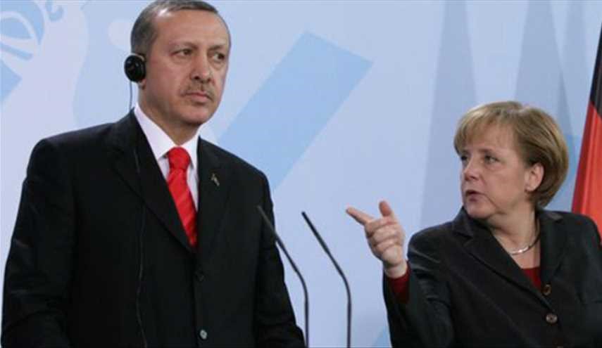 مرکل: اظهارات اردوغان احمقانه است
